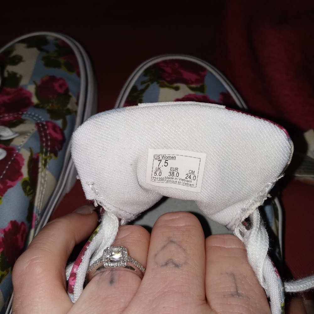 Rose Vans - Picture 4 of 4